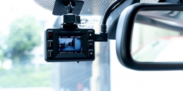 ドライブレコーダー　フロント