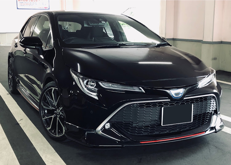 トヨタ カローラスポーツ ZWE211H