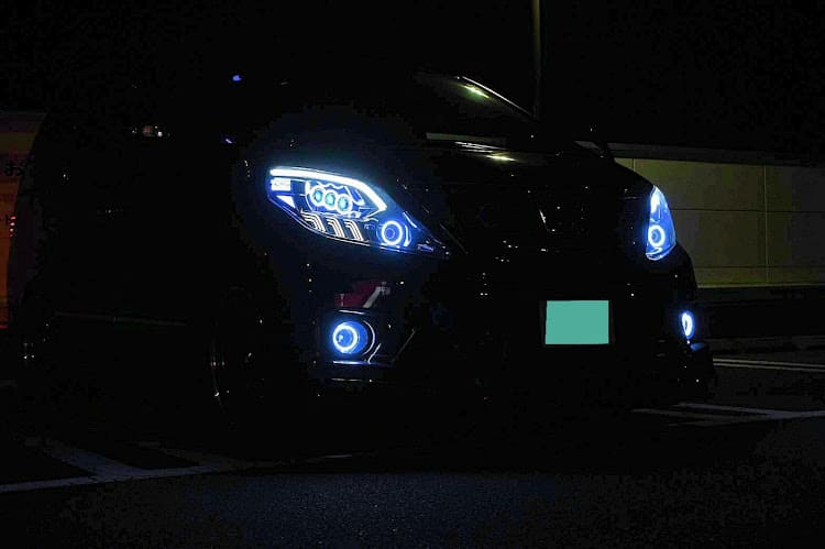 アルファードフォグランプのカスタム_20系